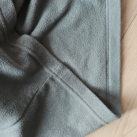 Patagonia Microdini 1/2 Zip Pullover Sweater, Youth Large - Picture 10 of 13